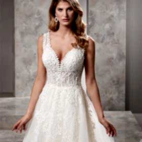 Uzun Kuyruklu Askılı Tül 40 Yaş Gelinlik