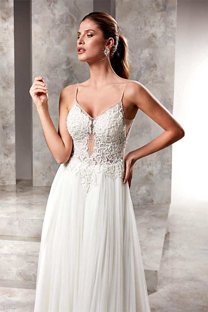 Taşlı İnce Askılı 40 Yaş Gelinlik Modeli