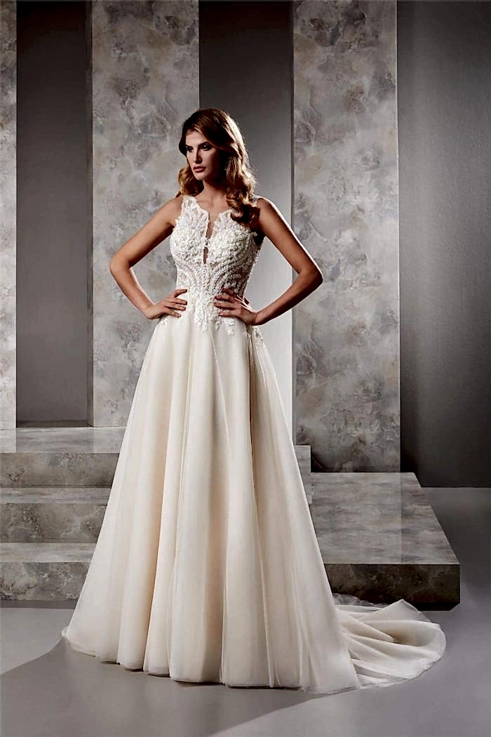 Kuyruklu Taş İşlemeli Sade Helen Gelinlik