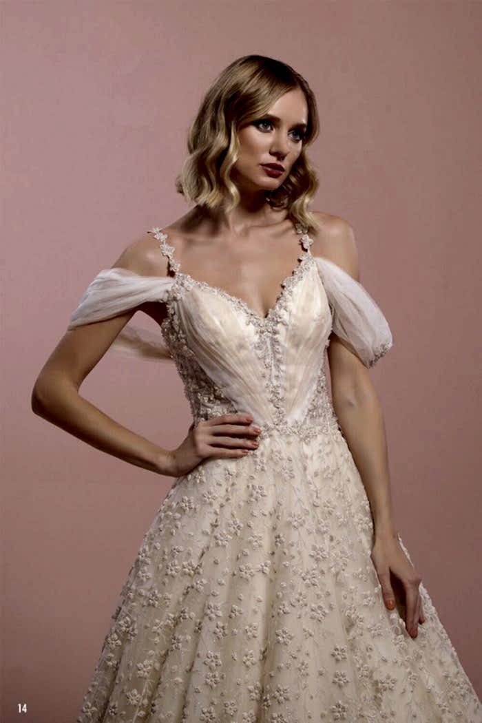 Cream Vintage Floral Embroidered Low Sleeve A-Line Wedding Dress