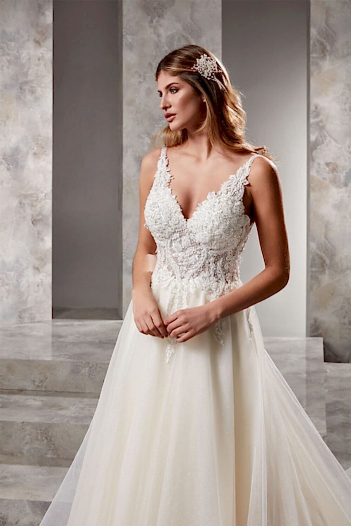 Işıltılı Tül Etek Sırt Dekolteli Krem A Kesim Gelinlik