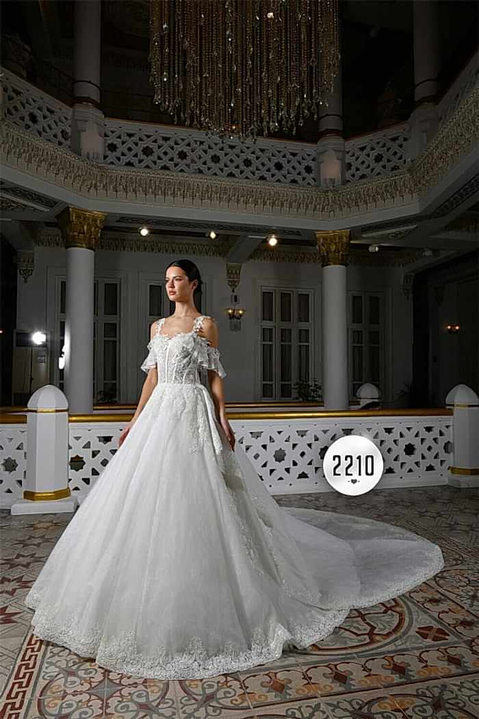 Volan Etekli Düşük Kol Korse Etkili A Kesim Gelinlik