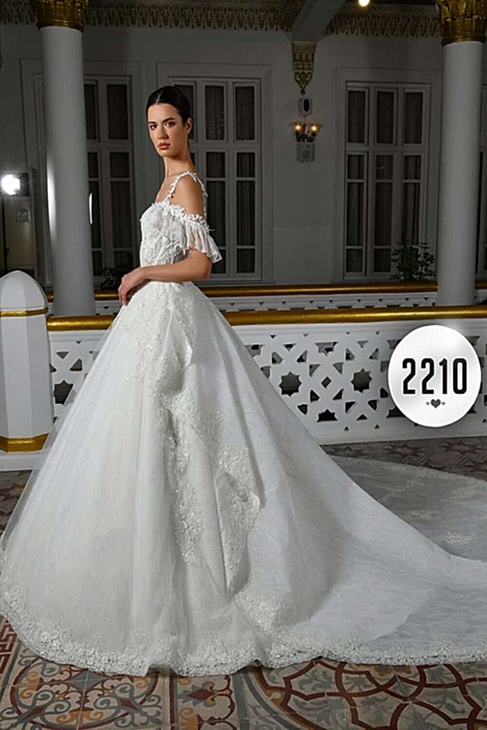 Volan Etekli Düşük Kol Korse Etkili A Kesim Gelinlik