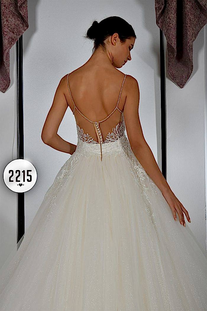 Alternative view of Sırt Dekolteli Fransız Dantel İşlemeli A Kesim Gelinlik