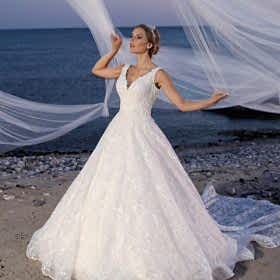 Derin V Yaka Kuyruklu A Kesim Gelinlik