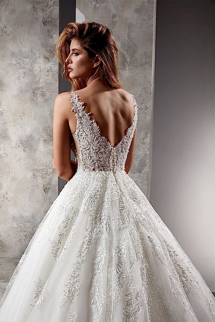 Alternative view of Dantel İşlemeli Sırt Dekolteli A Kesim Gelinlik