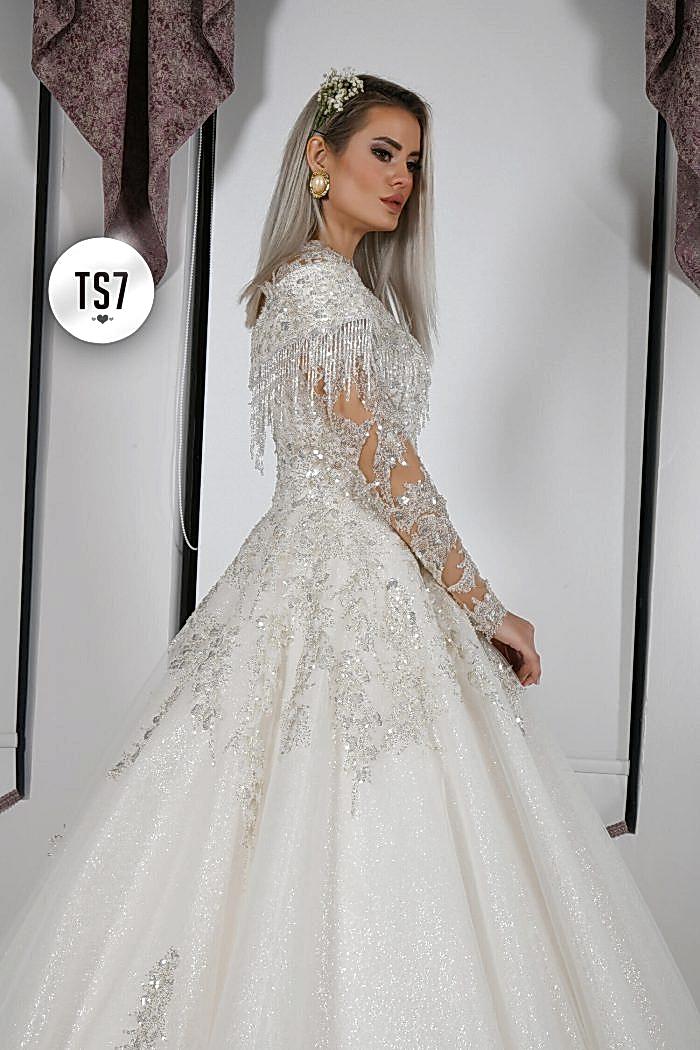 Alternative view of Havuz Yaka Sarkaç Payet İşlemeli A Kesim Tesettür Gelinlik