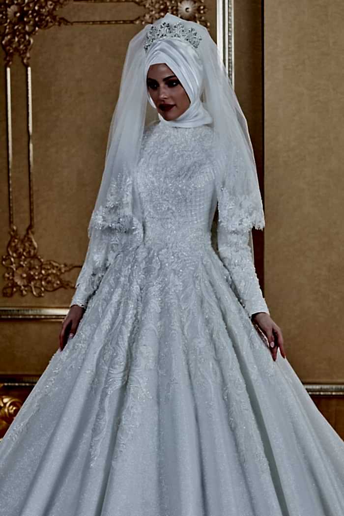 Alternative view of Dantel İşlemeli Kuyruklu A Kesim Tesettür Gelinlik