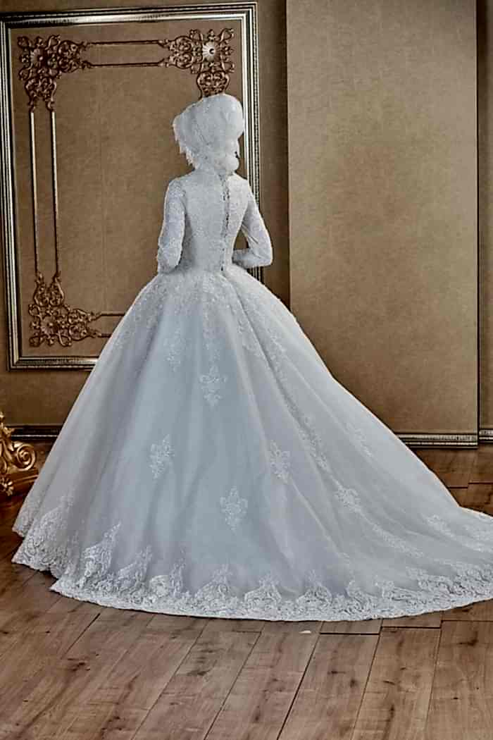 Alternative view of Simli Tül Üzeri Dantel İşlemeli A Kesim Tesettür Gelinlik