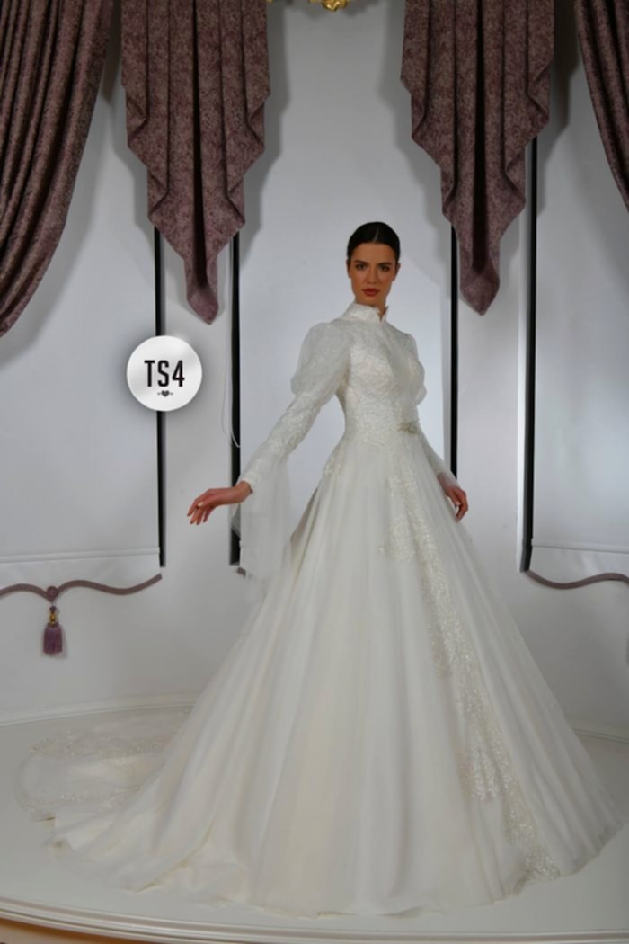 Kristal İşlemeli Balon Kol Broş Detaylı A Kesim Tesettür Gelinlik