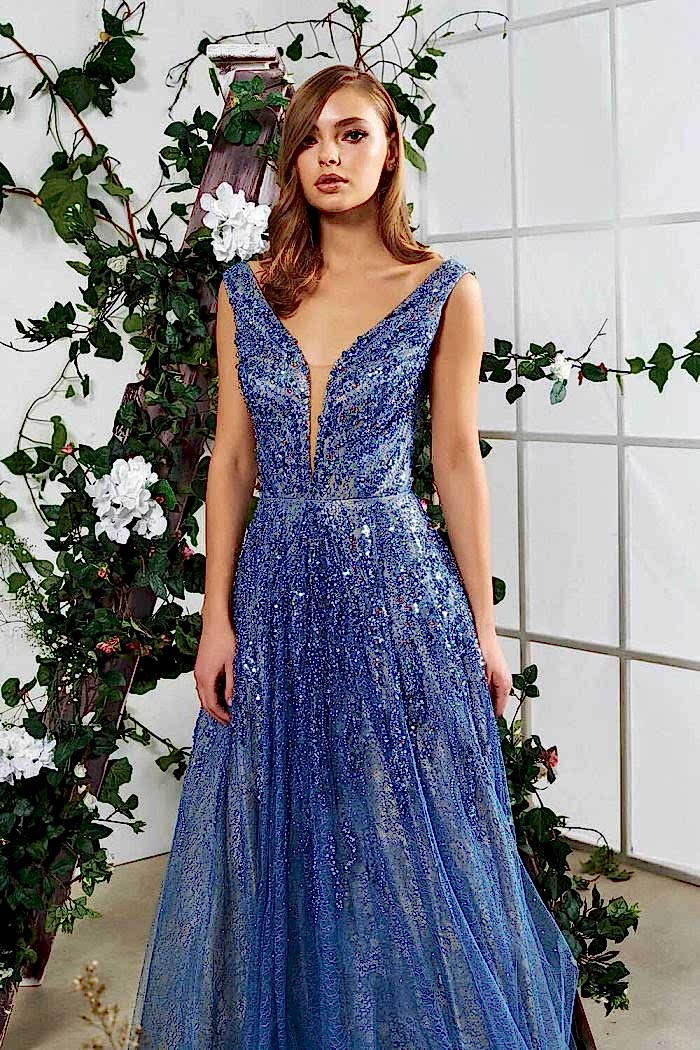 Taş İşlemeli V Yaka Uzun Mavi Abiye Elbise