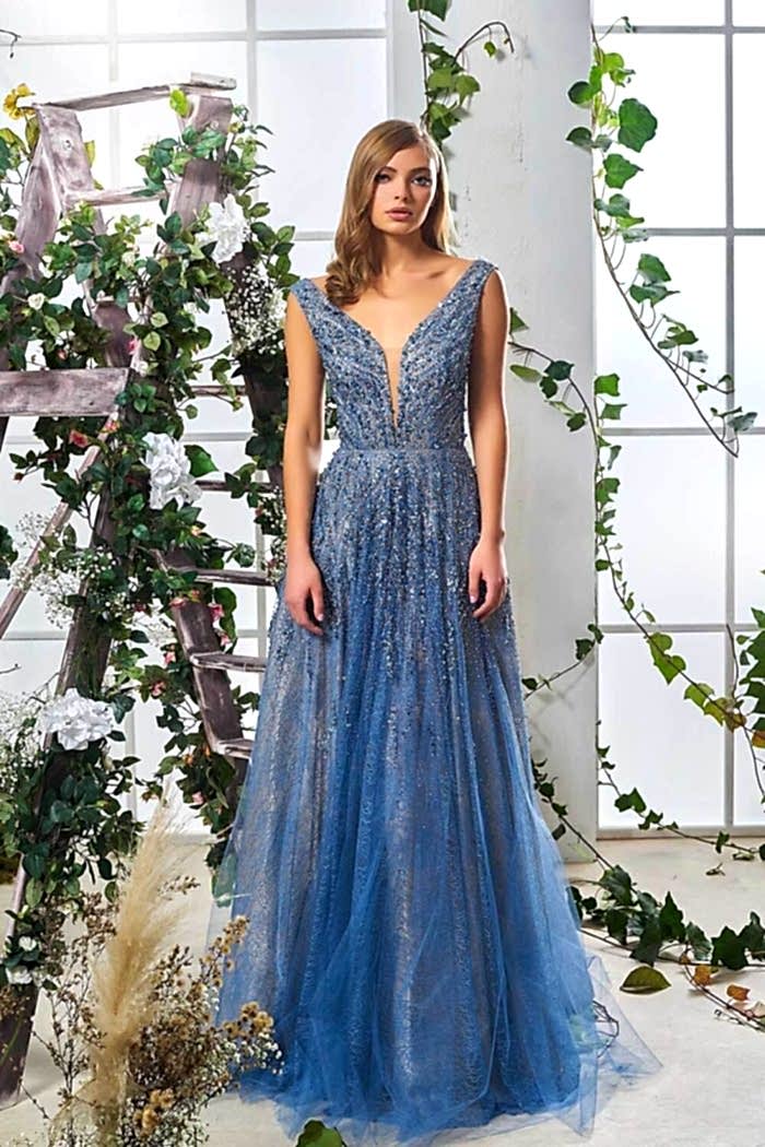 Alternative view of Taş İşlemeli V Yaka Uzun Mavi Abiye Elbise