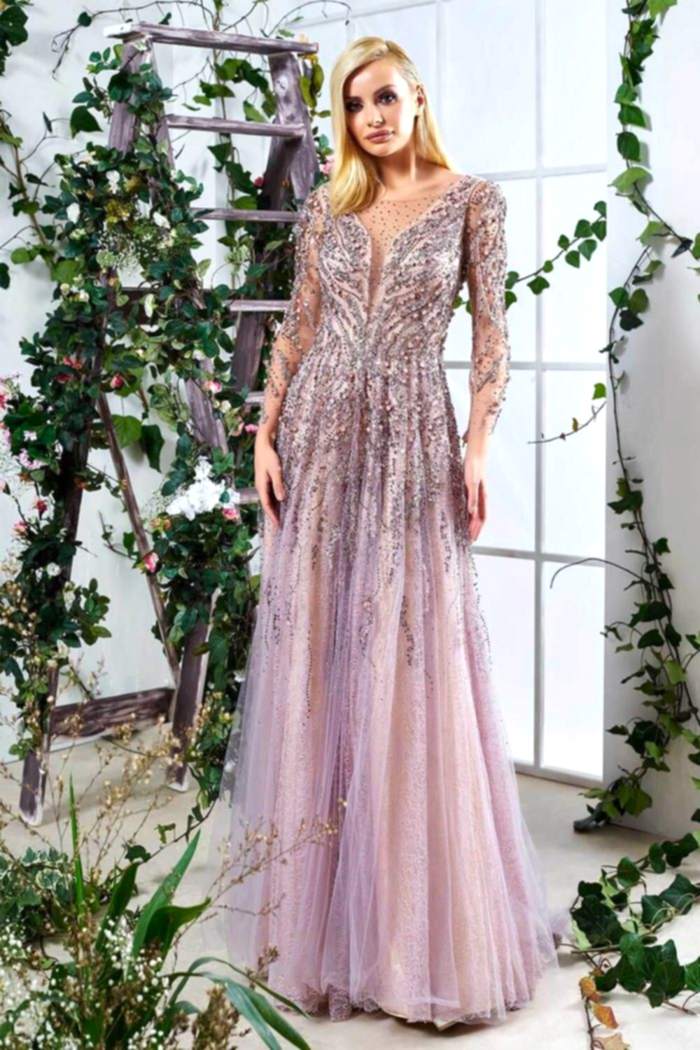 V Yaka Kloş Etekli Taş İşlemeli Uzun Kollu Pembe Abiye Elbise