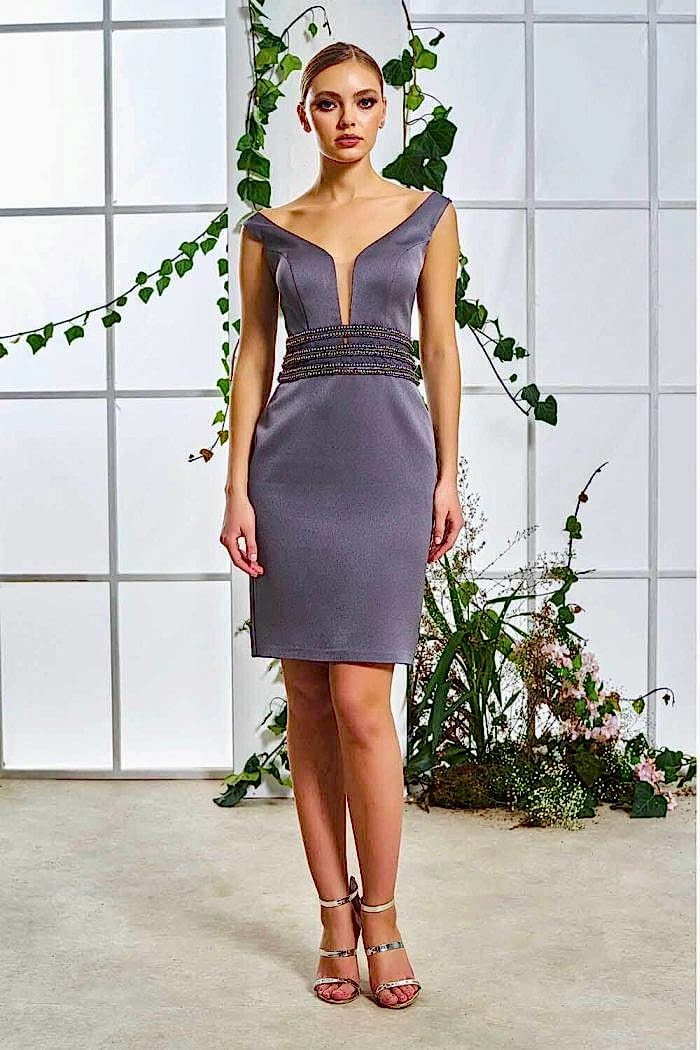 Derin V Yaka Sırt Dekolteli Mor Kısa Abiye Elbise