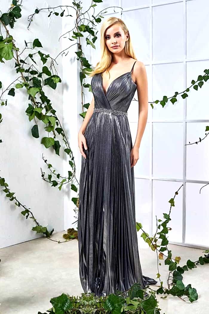 Gri Taş İşlemeli V Yaka Uzun Gece Elbisesi