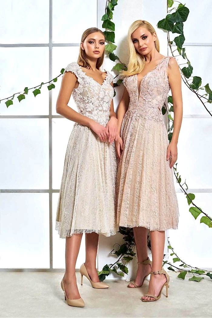 V Yaka Dantel İşlemeli Pudra Abiye Elbise