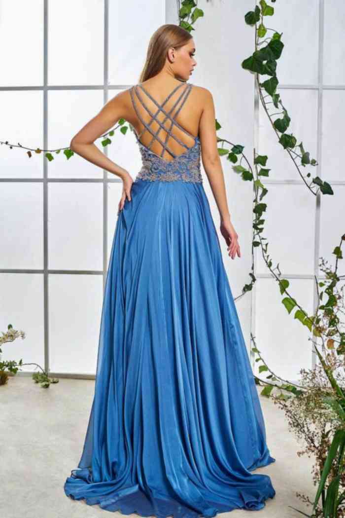 Taş İşlemeli Mavi Uzun Saten Abiye