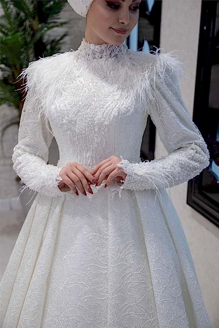 Alternative view of Dantel İşlemeli Uzun Kollu Helen Tesettür Gelinlik