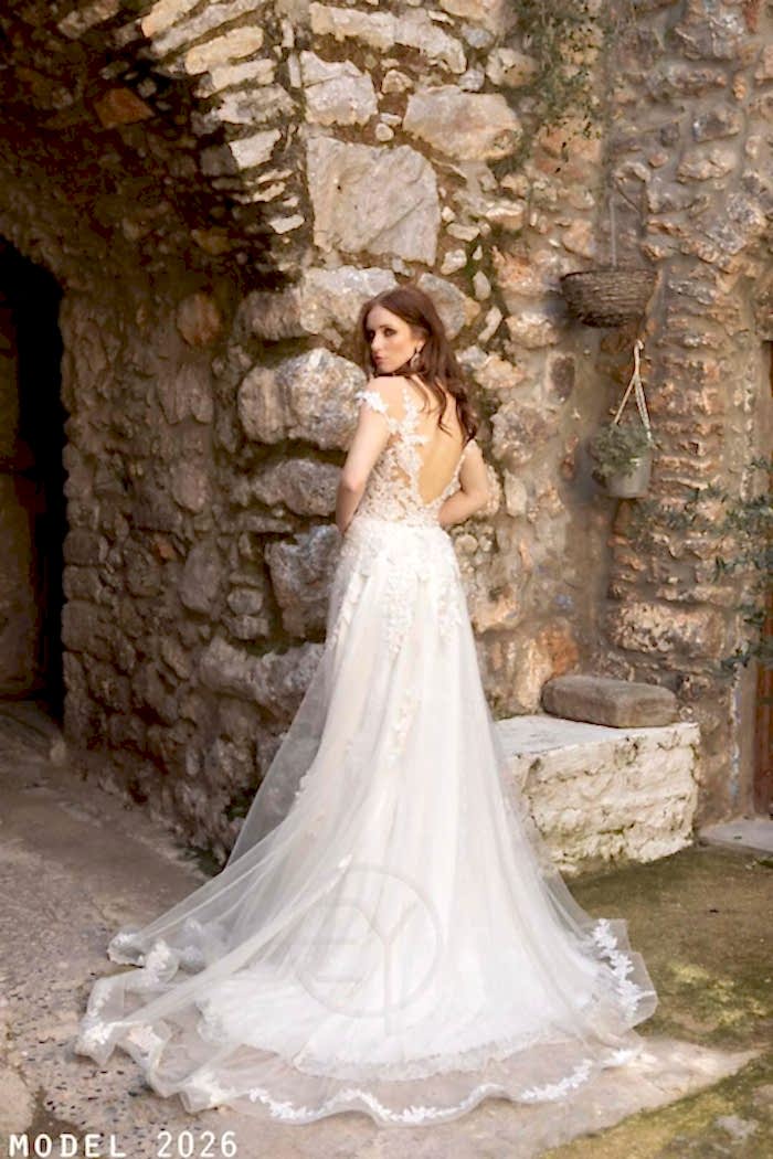 Alternative view of Emine Yıldırım Model 2026