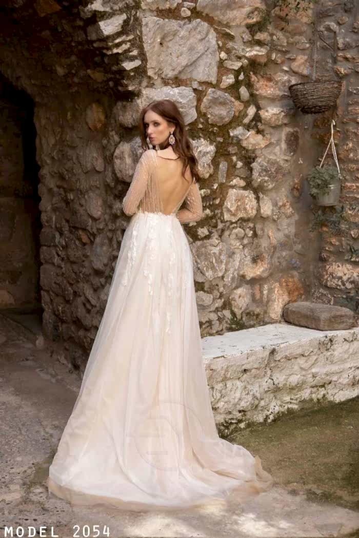 Alternative view of Emine Yıldırım Model 2054