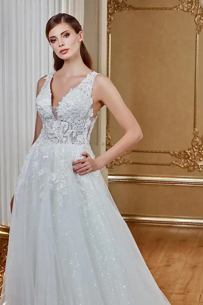 Derin V Yaka Transparan Sırt Dekolteli 3D Helen Gelinlik