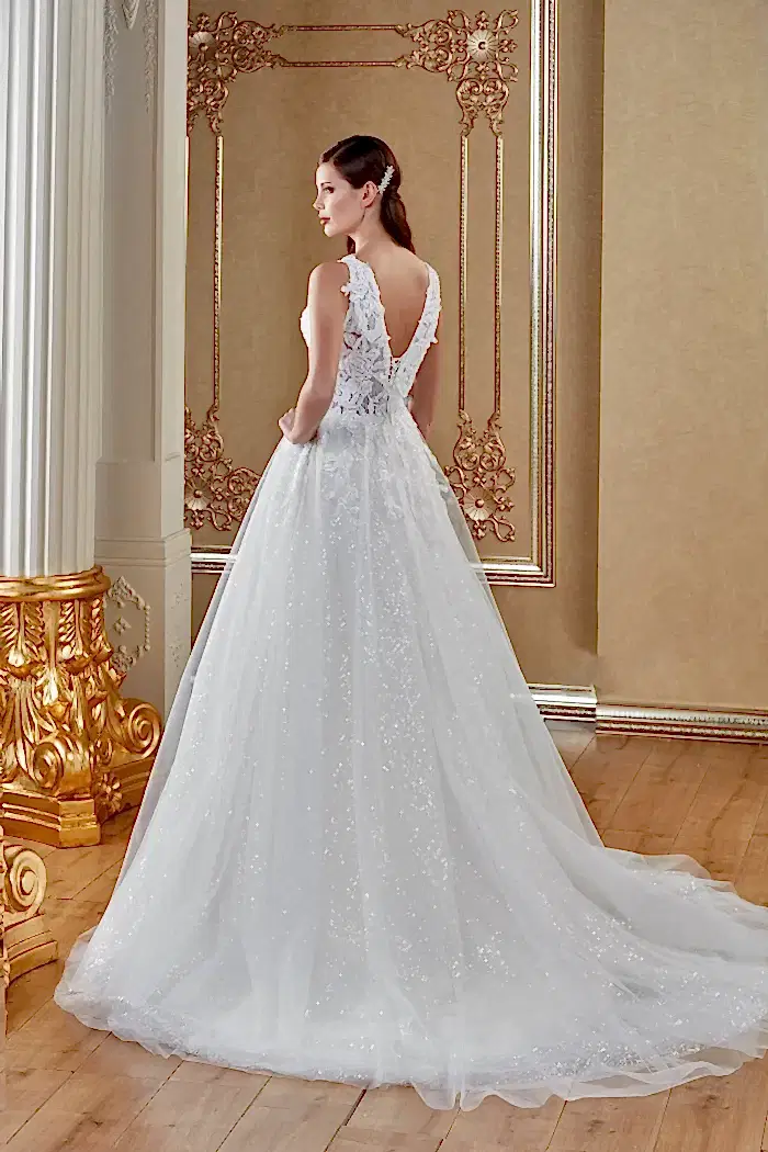 Alternative view of Derin V Yaka Transparan Sırt Dekolteli 3D Helen Gelinlik