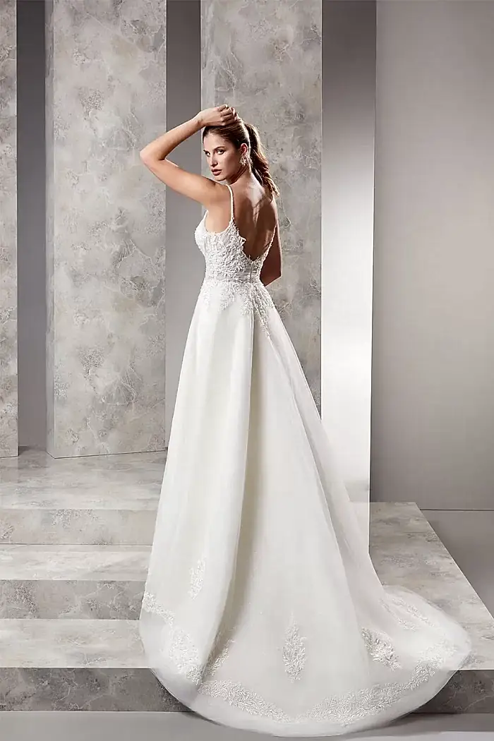 Spagetti Askılı Sırt ve Göğüs Dekolteli Helen Gelinlik