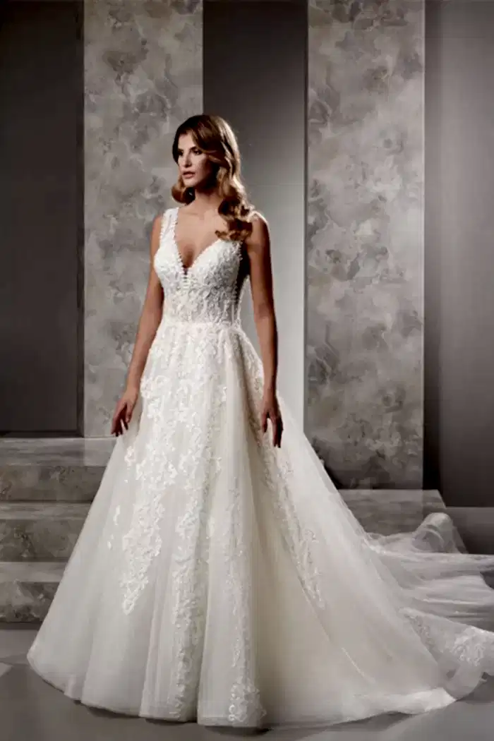 Alternative view of Kalın Akılı V Yaka Sırt Dekolteli Helen Gelinlik