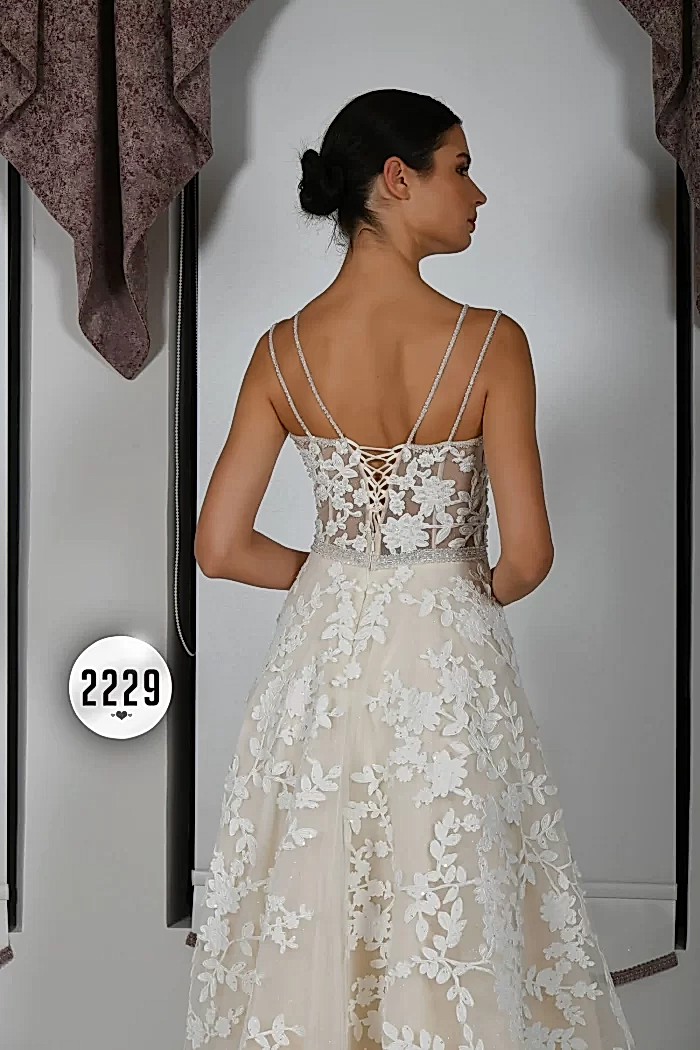 Alternative view of Çift Askılı İllüzyon Yaka 3D Vintage Esintili Helen Gelinlik