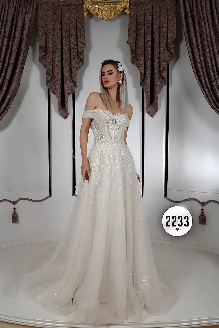 Korse Etkili Kayık Yaka Düşük Omuzlu Işıltılı Helen Gelinlik