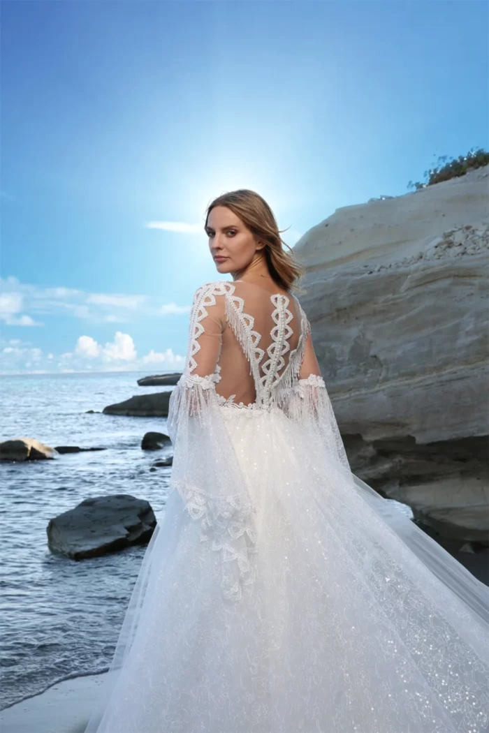 Alternative view of Transparan Sırt İşlemeli İspanyol Kol Helen Gelinlik