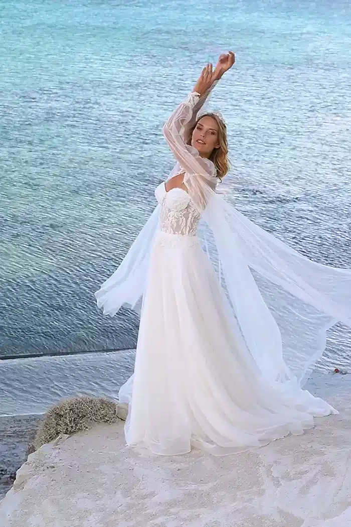 Straplez Kesim Üzerinde Bishop Kol Pelerinli Helen Gelinlik