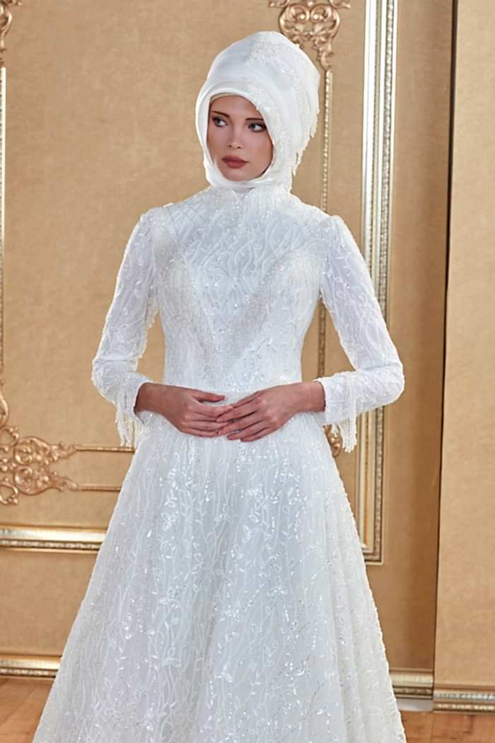 Payet İşlemeli Boncuk Sarkaç Detaylı Helen Tesettür Gelinlik