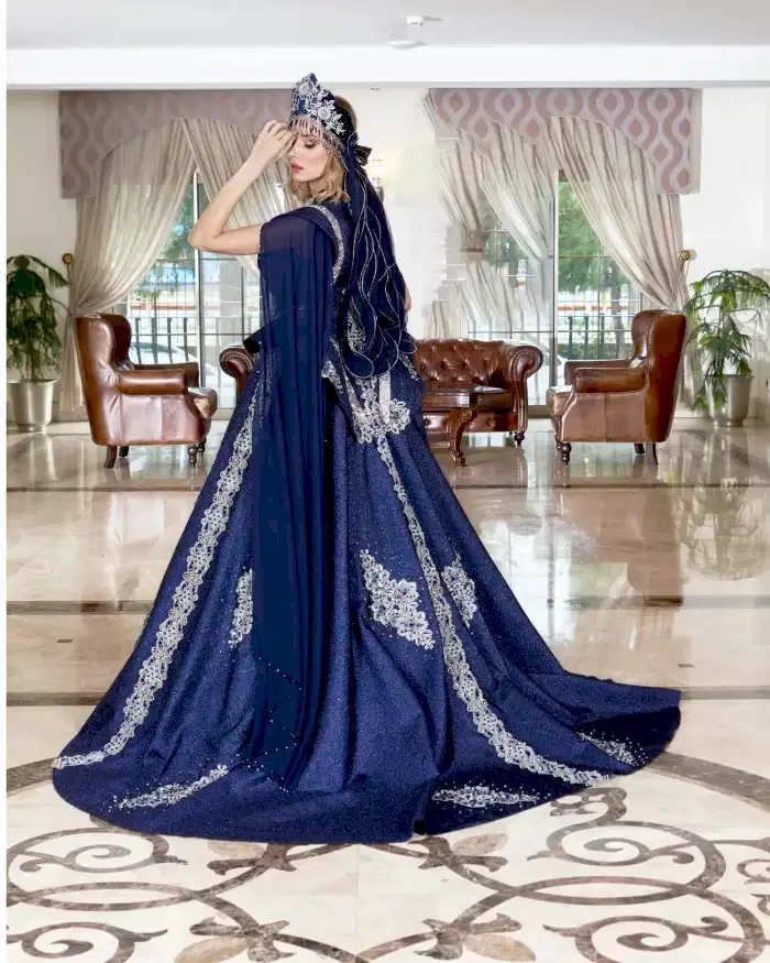 Alternative view of Pelerinli Lacivert Beyaz Kına Kaftan