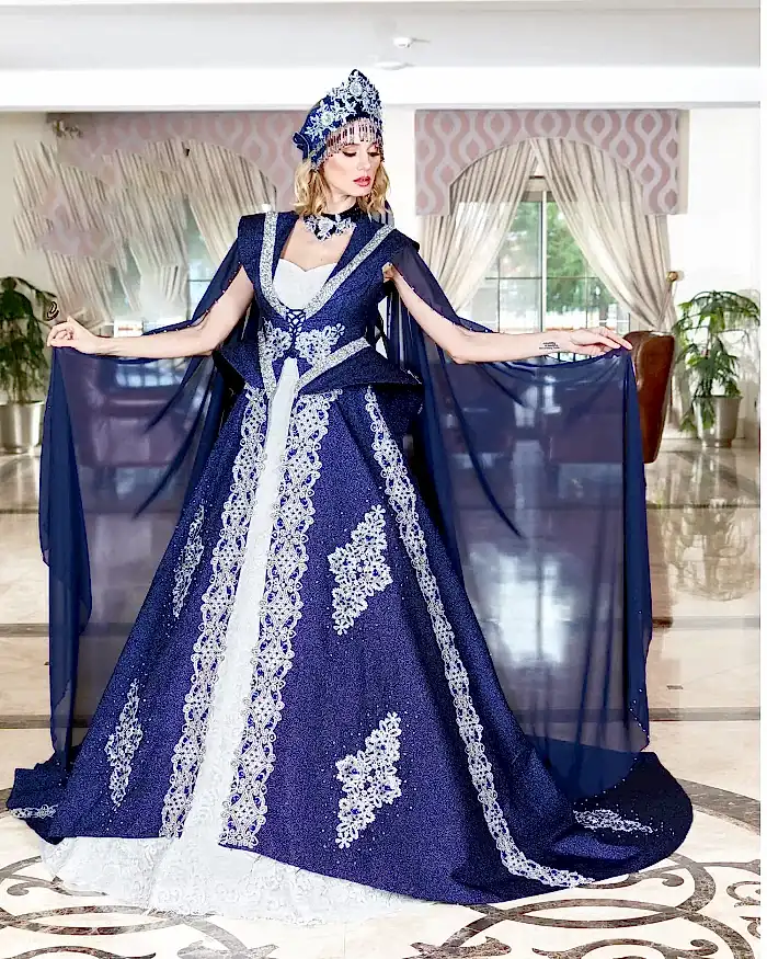 Pelerinli Lacivert Beyaz Kına Kaftan