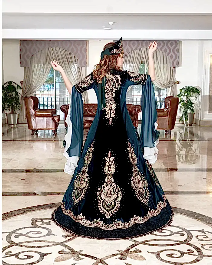 Alternative view of Yeşil Beyaz Geleneksel Kaftan Bindallı