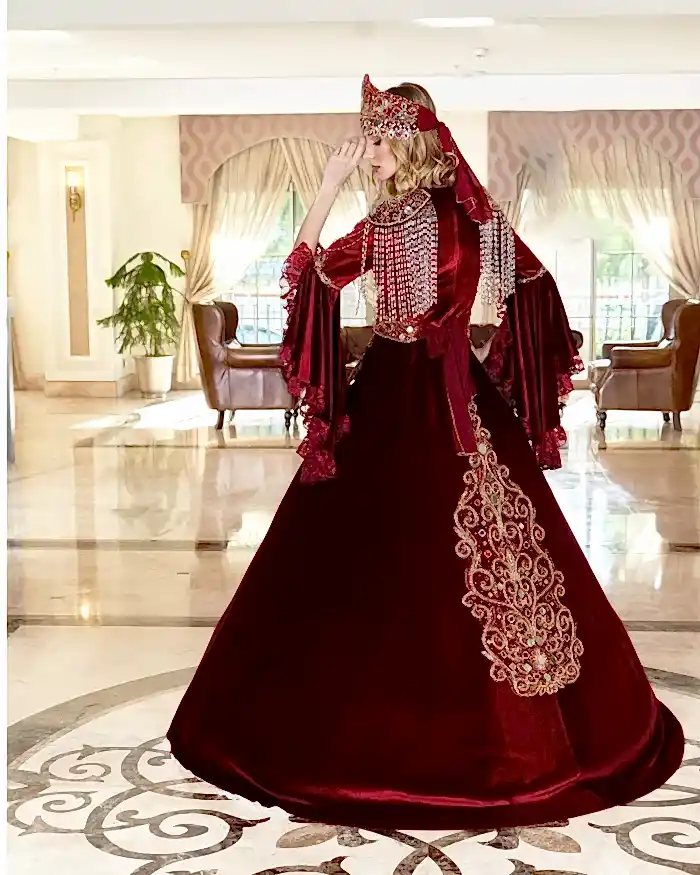 Alternative view of Geleneksel Bordo Kına Kaftan Bindallı