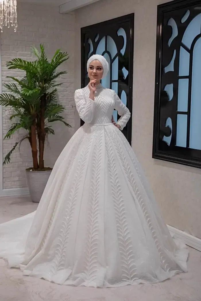 Hakim Yaka Kabartmalı Prenses Tesettür Gelinlik