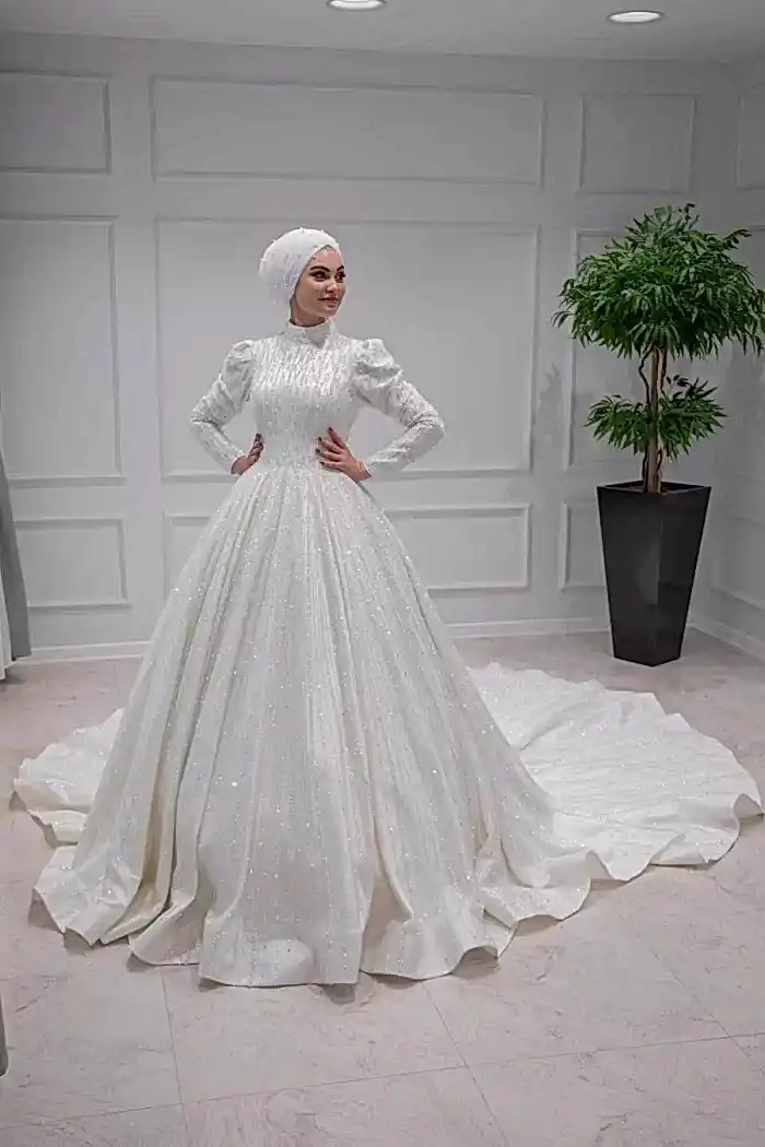 Kristal Taş İşlemeli Kuyruklu A Kesim Tesettür Gelinlik