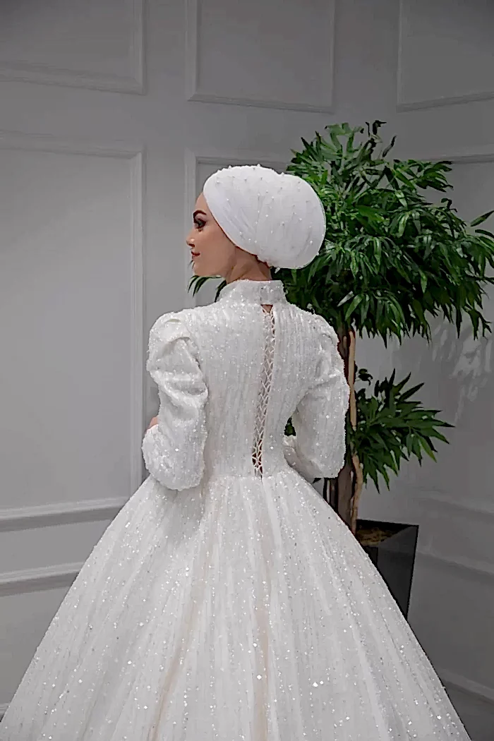 Alternative view of Kristal Taş İşlemeli Kuyruklu A Kesim Tesettür Gelinlik