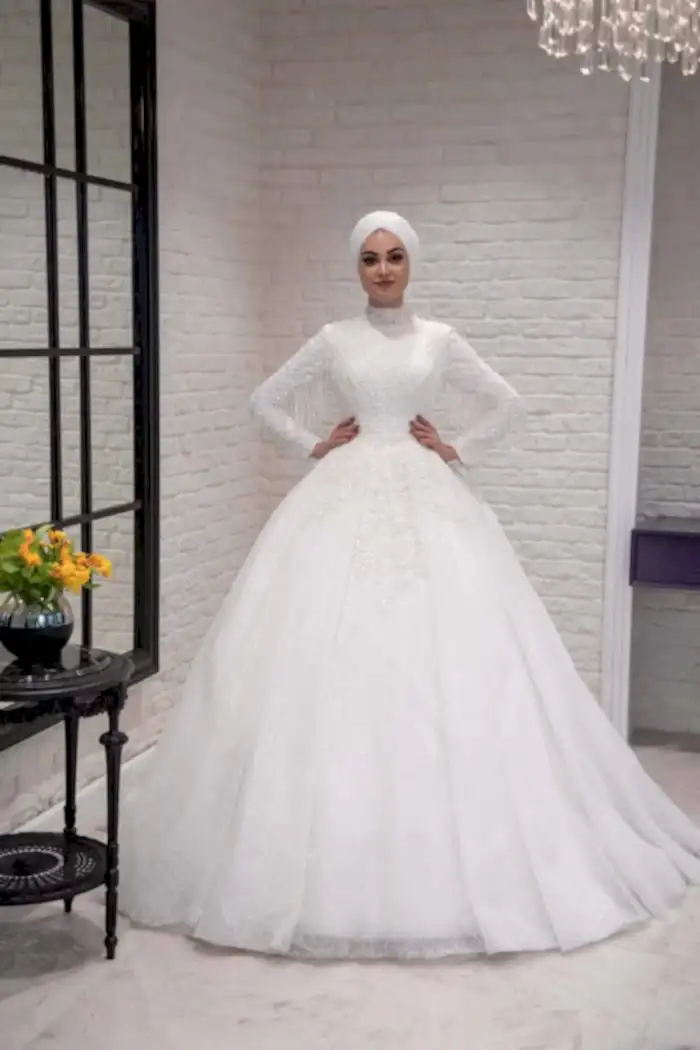 Uzun Kollu Dantel işlemeli Prenses Tesettür Gelinlik