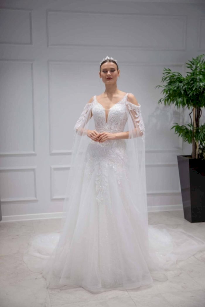 Sırt Dekolteli Pelerinli Helen Gelinlik