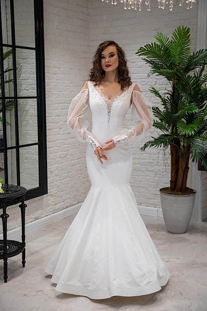 Kol Püskül Detaylı V Yaka Balık Gelinlik