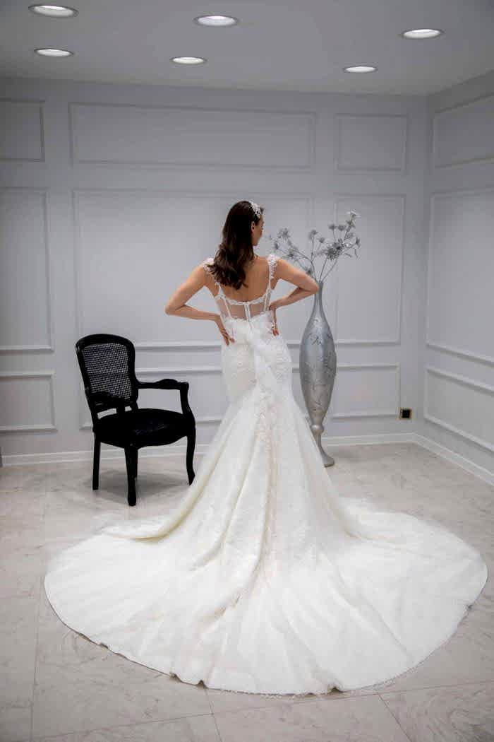 Alternative view of Sırt Dekolteli Kuyruklu Balık Gelinlik