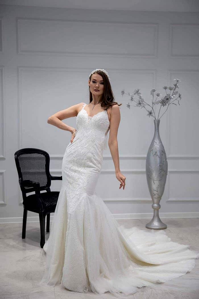 Sırt Dekolteli Kuyruklu Balık Gelinlik