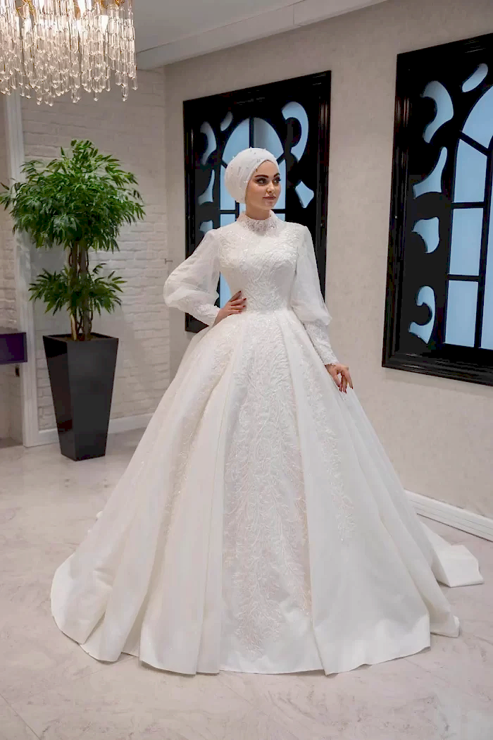 Kuyruklu Kristal Taş İşlemeli Prenses Tesettür Gelinlik