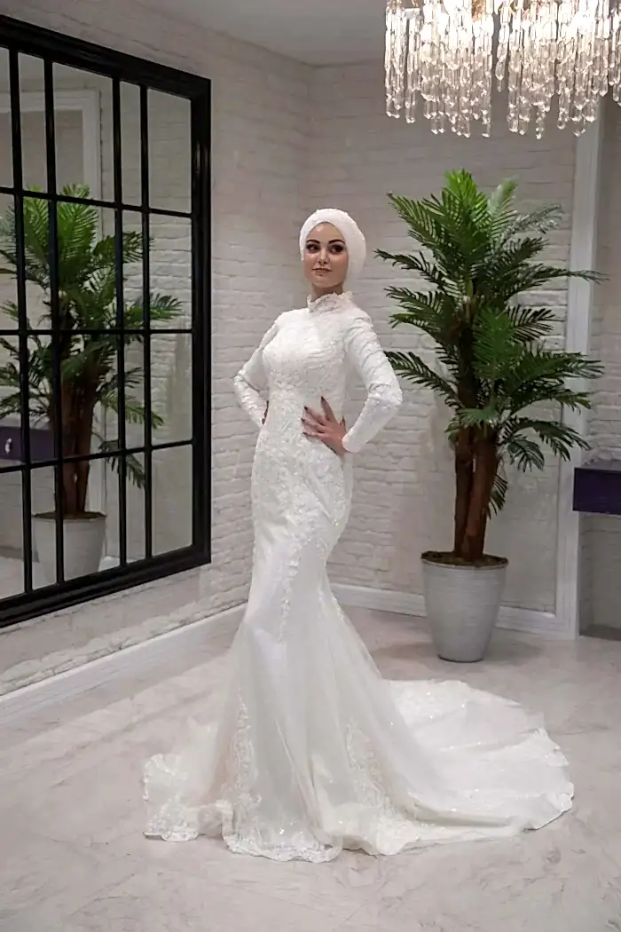 Kuyruklu Hakim Yaka Balık Tesettür Gelinlik