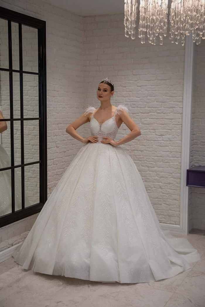 3D İşlemeli Askılı Kuyruklu Prenses Gelinlik