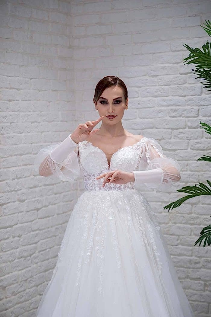 Alternative view of Bohem Kol Dantel İşlemeli Helen Gelinlik