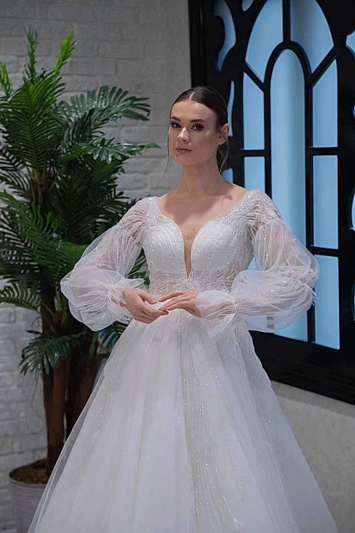 Alternative view of Derin V Yaka Kristal Taş İşlemeli Balon Kol Helen Gelinlik